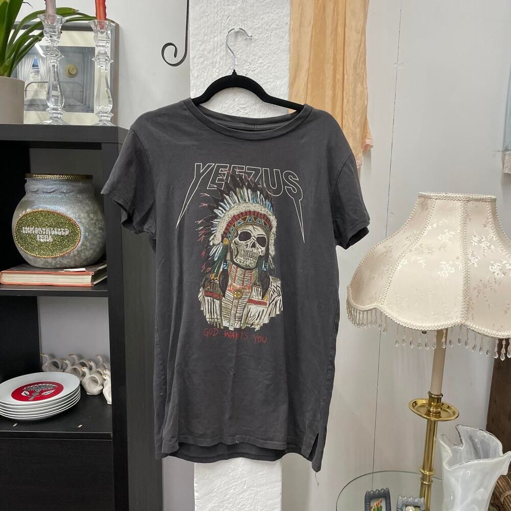 Yeezy Men's Grey and Black T-shirt
